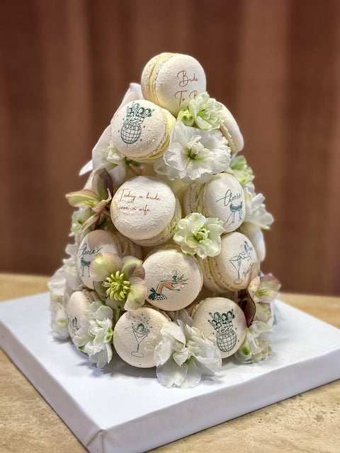 "Bride To Be" Makaron Kulesi
