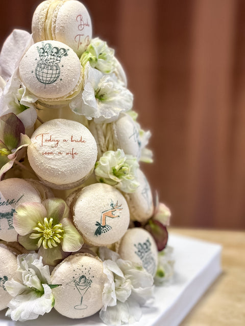 "Bride To Be" Makaron Kulesi