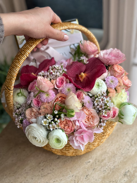 "Blooms & Macaron" Sepeti