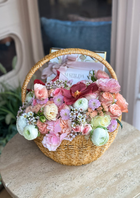 "Blooms & Macaron" Sepeti