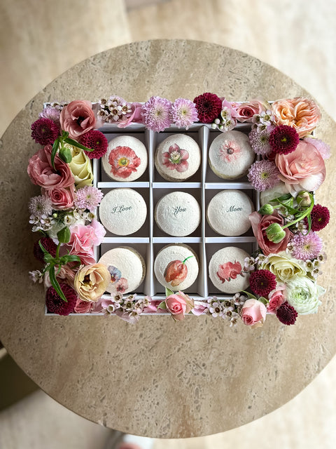 "Blooms & Macarons" Box